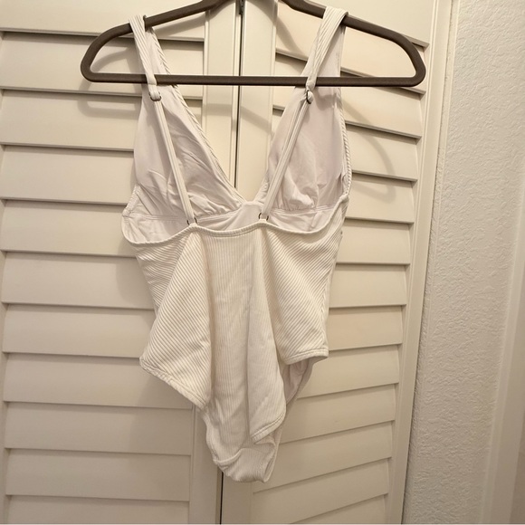 GUC Andie Sardinia ribbed one piece swimsuit tall medium - Picture 3 of 5